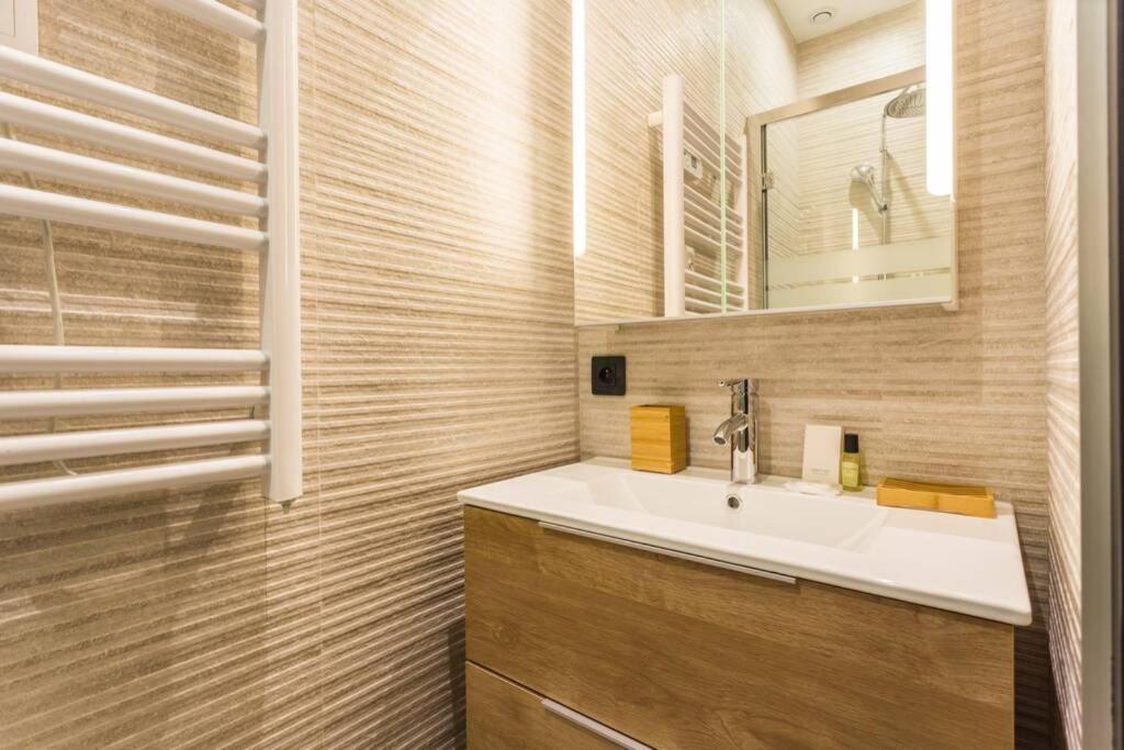 Hsh Alexandre Dumas Lovely Apartment 2Br-6P Paris Bagian luar foto